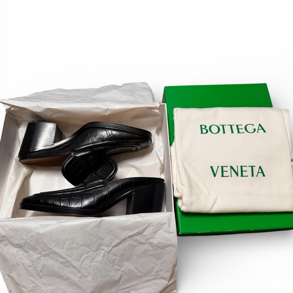 Bottega Veneta Black croc leather mules